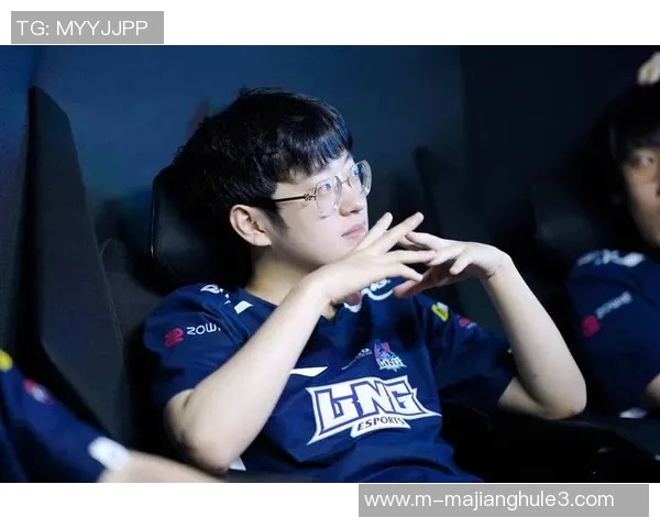 S15LOL比赛中LNG盯防策略的得失分析与CSGO比分对比探讨